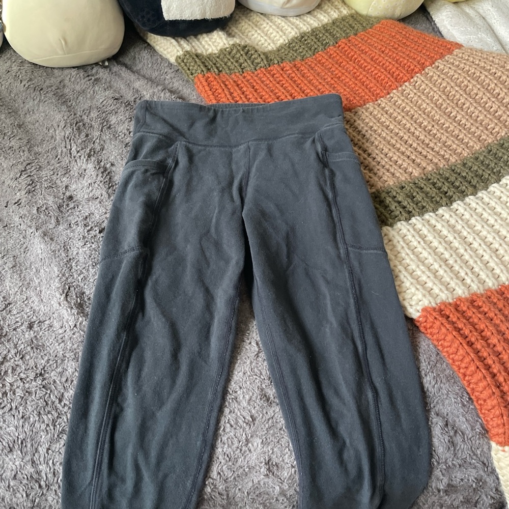 grey leggings with pockets in good condition size: s
